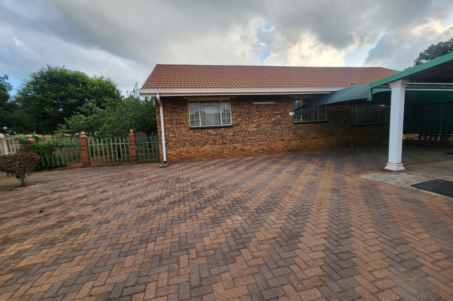 4 Bedroom Property for Sale in Vaalpark Free State